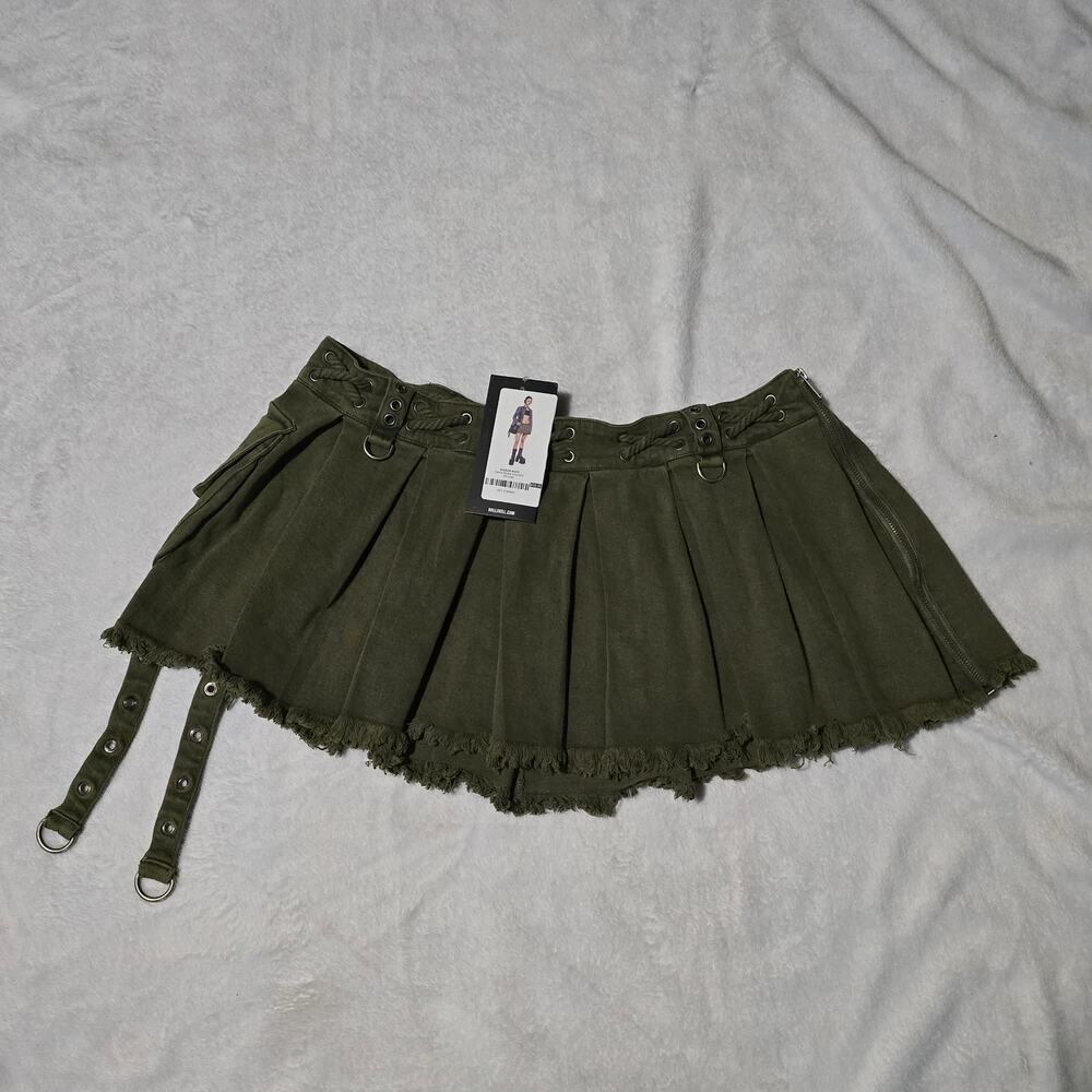 Darker Wavs Switch Pleated Mini Skirt - Green XXL